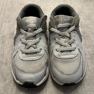 Toddler boys Nike air max shoes